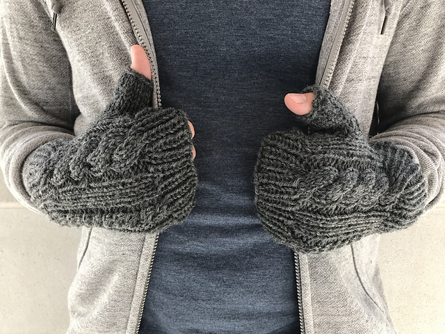 Double Cable Knit Gloves
