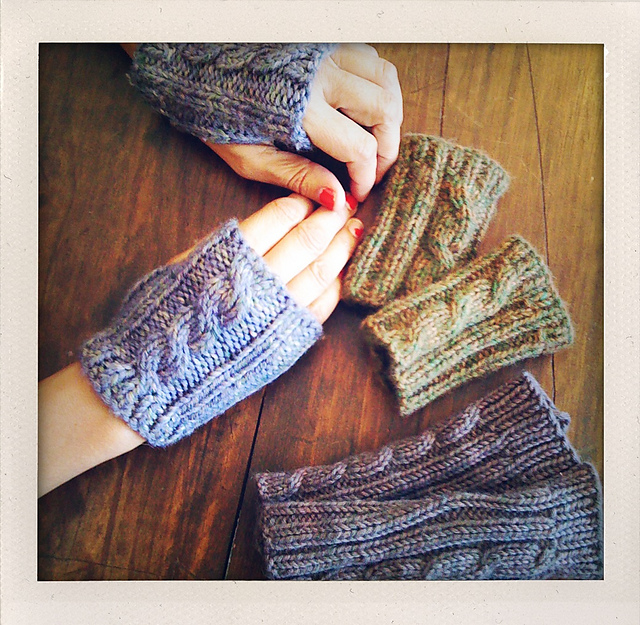 Cabled Fingerless Mitts