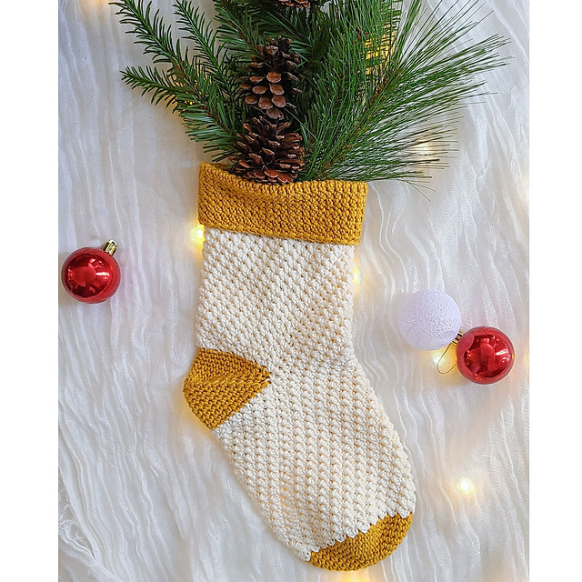Ravelry Classic Christmas Stocking Pattern By Shannon Holding ravelry-classic-christmas-stocking-pattern-by-shannon-holding
