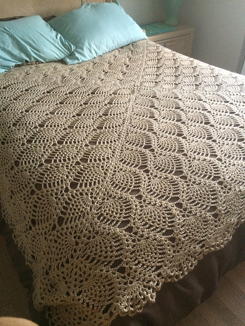 Pineapple Delight Throw