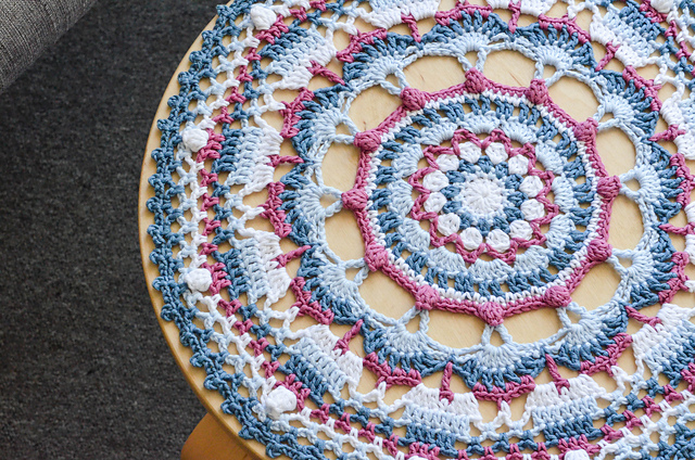Dandelion Bouquet Doily