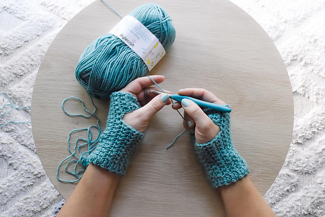 Fighter Fingerless Gloves