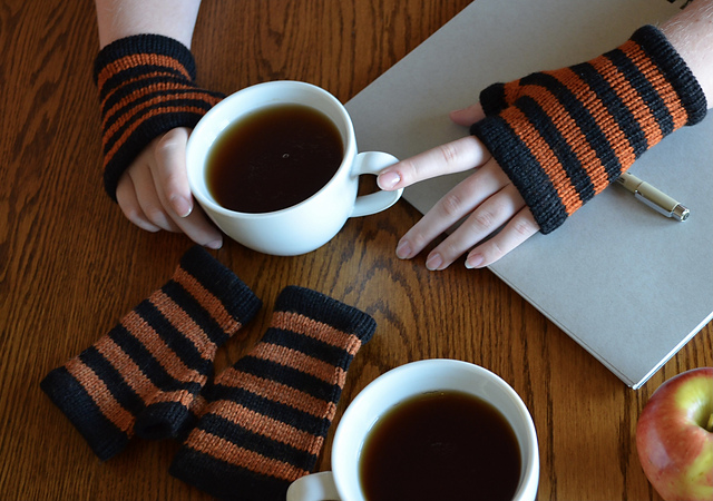 Stripy Glovelets