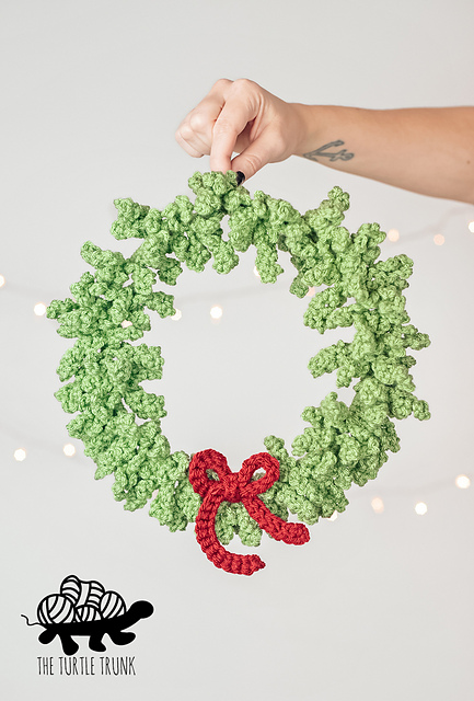 Happy Holiday Wreath