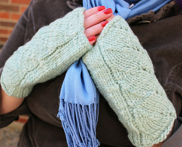 Las Nubes Fingerless Mitts