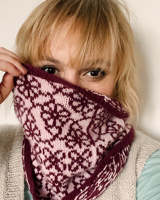 Blooming Bessie cowl