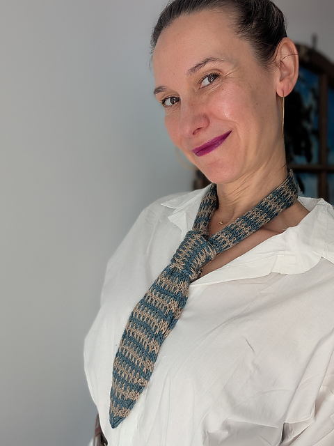 Bigfooting Scarflette