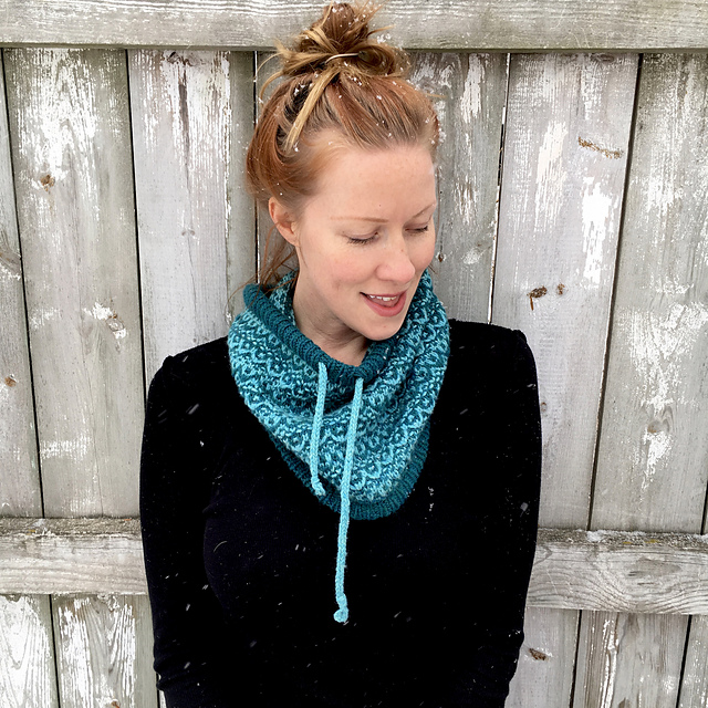 Frieze Cowl