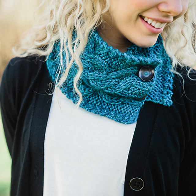 Acacia Cowl