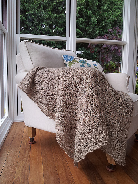 Brownie's Dayflower Throw