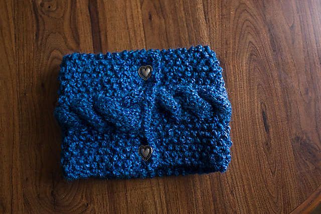 Seeded Cabled Neckwarmer