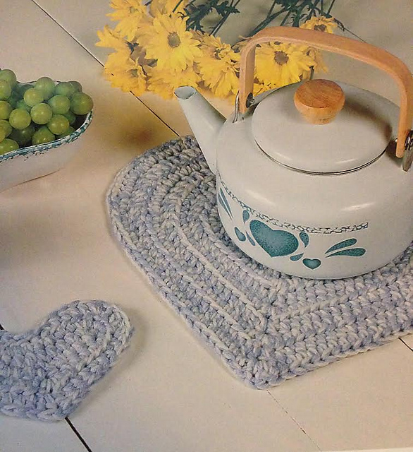 Country Heart Table Set