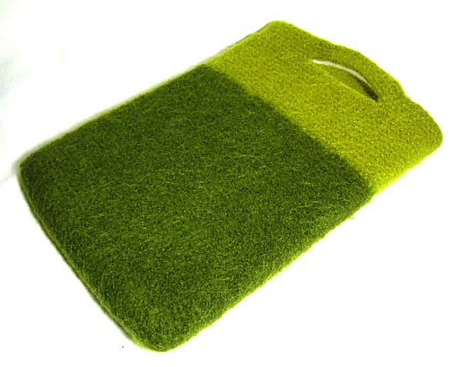 Ravelry Felted Laptop Sleeve pattern by Timary Peterson