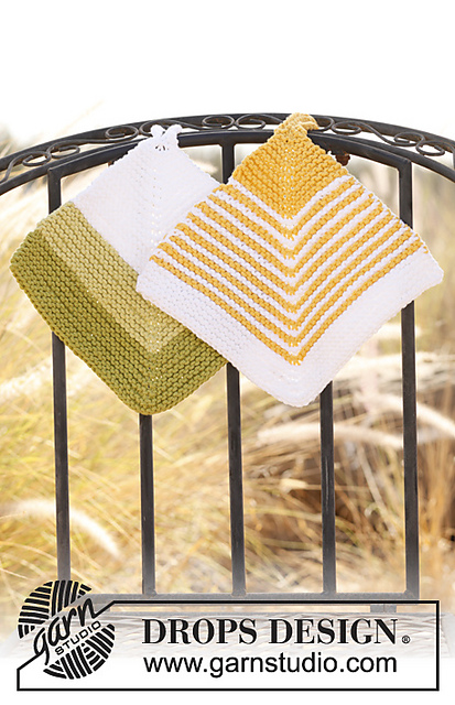 0-828 Pot holders with domino pattern