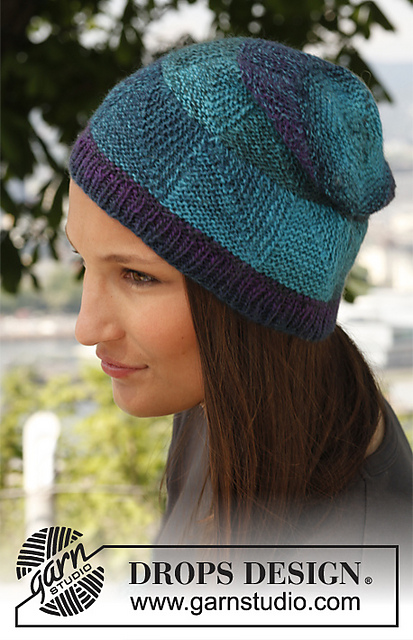 0-882 Hat with domino pattern