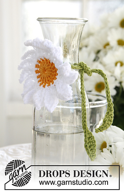 0-927 Marguerites with leaves