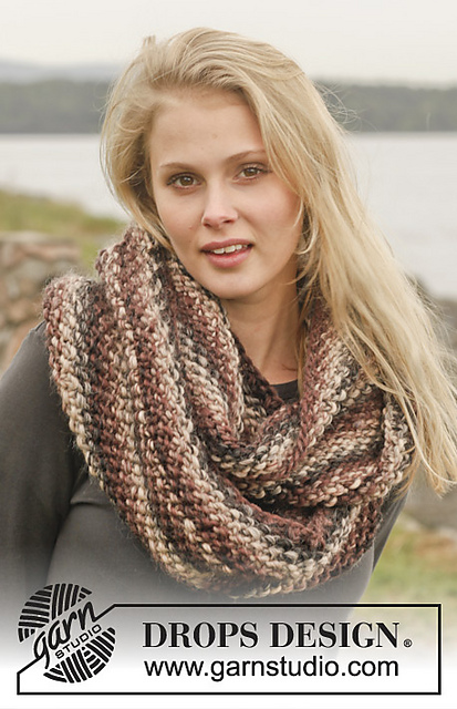 0-955 Neck warmer in seed stitch