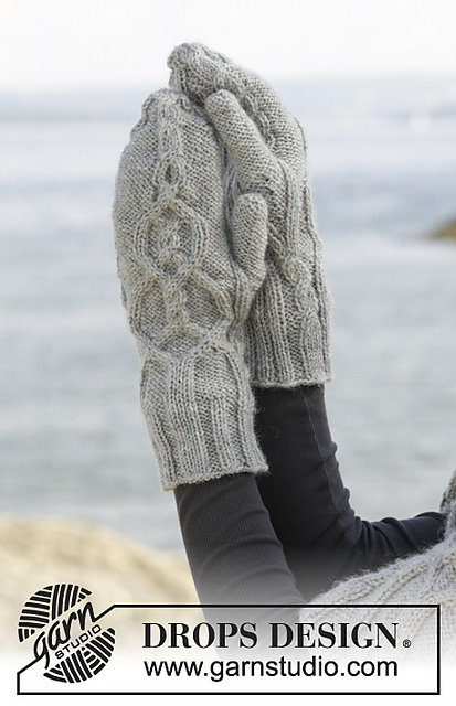 157-49 Kara Mittens