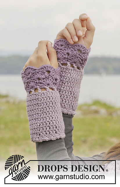 156-22 September Morning Wrist Warmers
