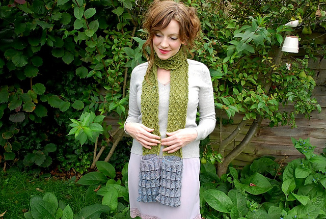 moss & bluebell *pocket scarf*