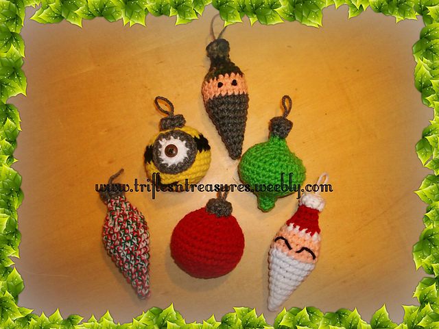 Holiday Hanging Ornaments
