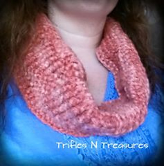 Infinite Wedges Cowl