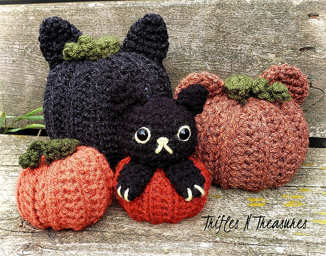 Pumpkin Peeker and Pals
