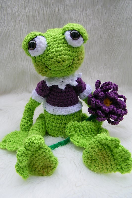 Simply Sweet Frog Toy