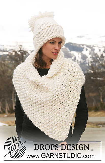 116-21 a - Hat with pompom
