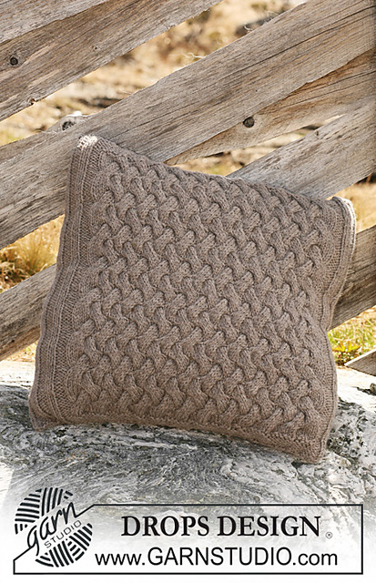 117-49 Cushion cover with cables