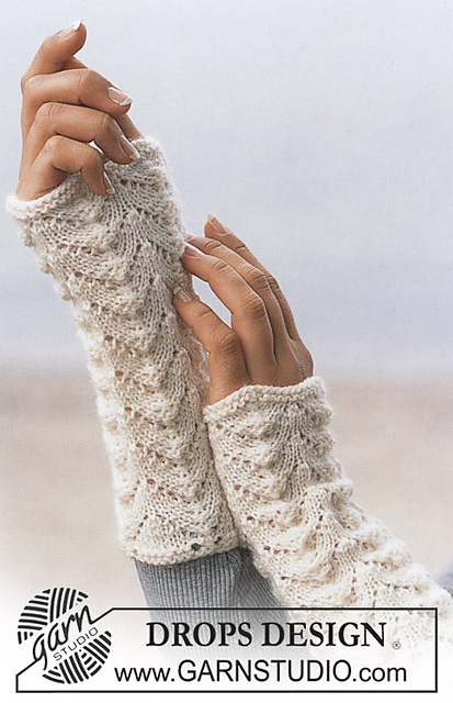 86-3 Wristwarmers
