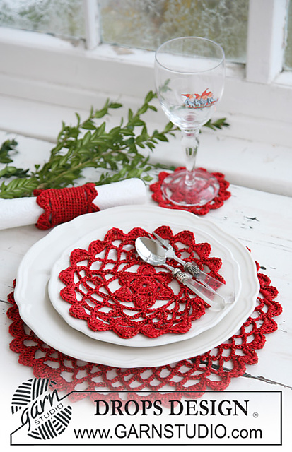 0-564 Crochet Christmas table mats