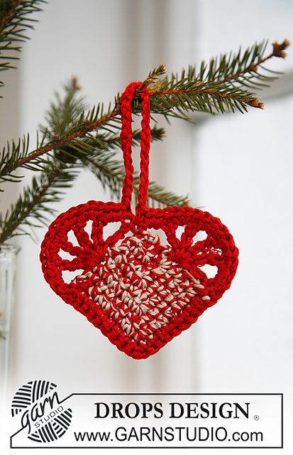 0-571 Crochet Christmas heart