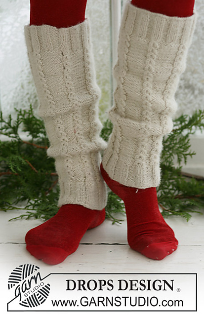 102-47 Legwarmers with cables