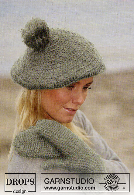 98-24 b - Crochet mittens