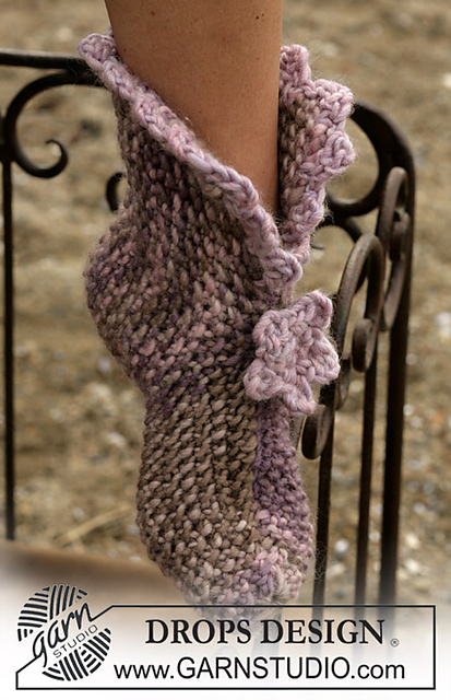 98-41 Knitted slippers