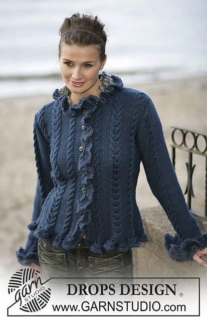 96-19 Tailored jacket with cable pattern