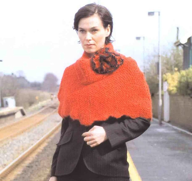 Ballinsloe Capelet & Separate Cowl with Flower