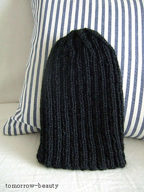26,27 Ribbed Cap（リブ編みのキャップ）
