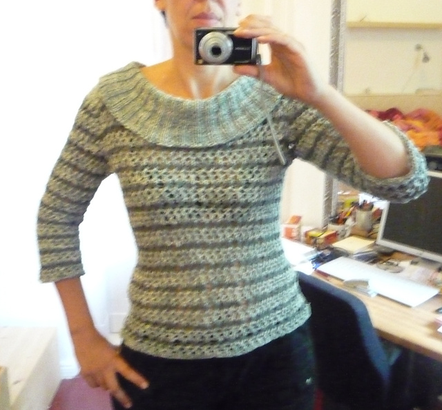 # 28 Lochmusterpulli