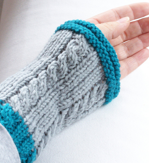 Cable Me Wristwarmers