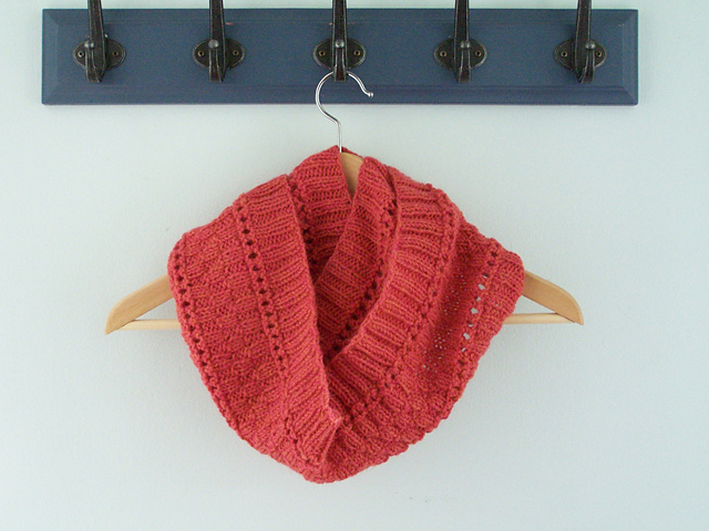 Easy Peazy Breezy Cowl