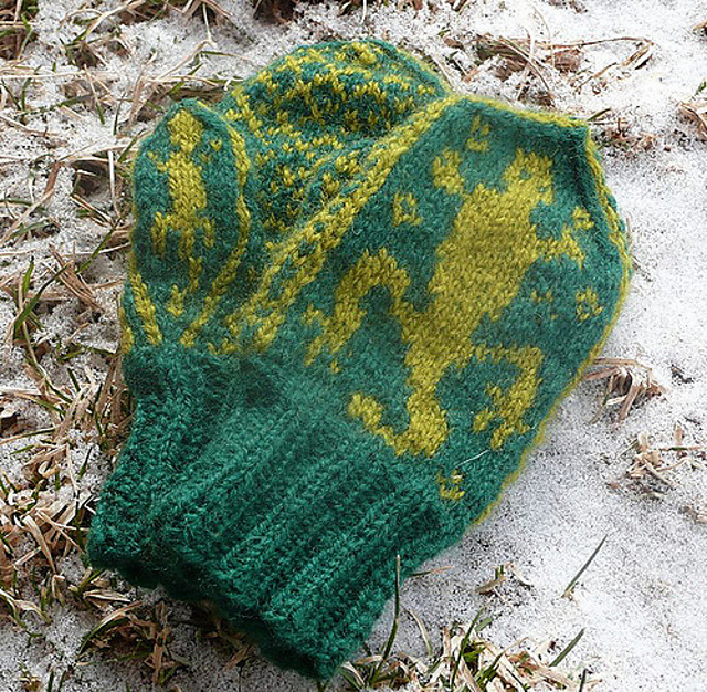 Lizard mittens