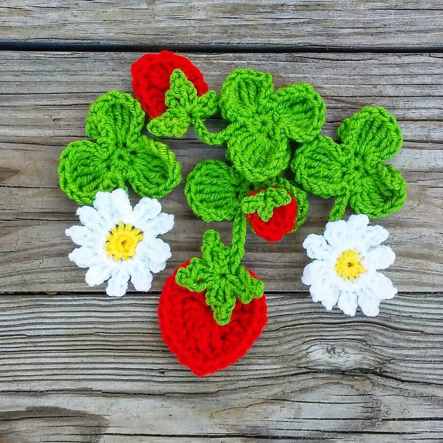 Strawberry bouquet applique
