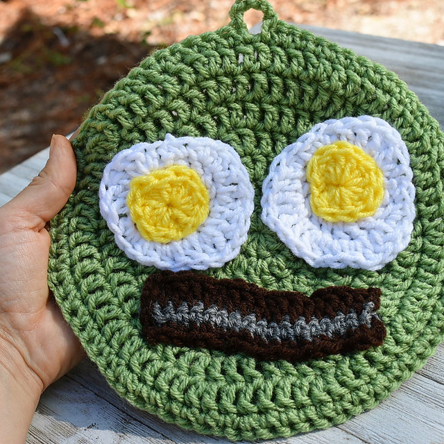 Bacon and eggs potholder