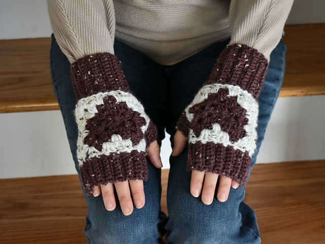 Heart2Heart Fingerless Gloves