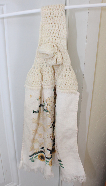 No Button Towel Topper