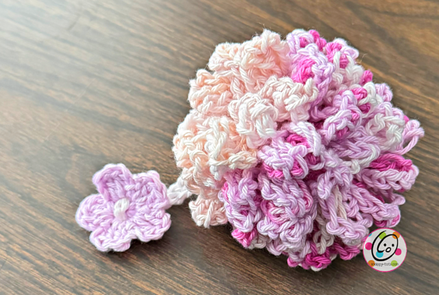 Loopy Layered Pouf