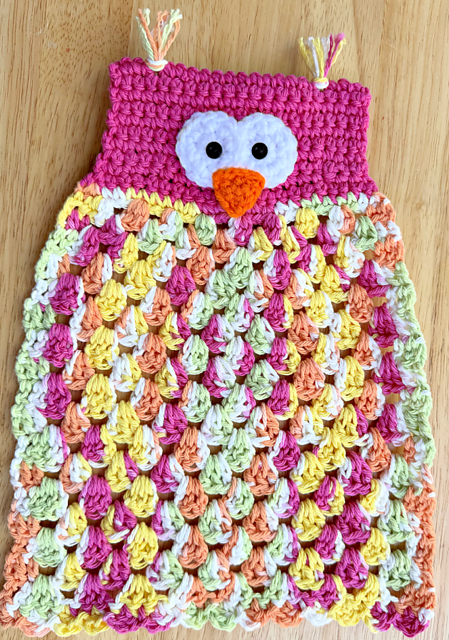 Grannys Owl Hanging Towel