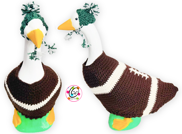 17" Goose Football Fan